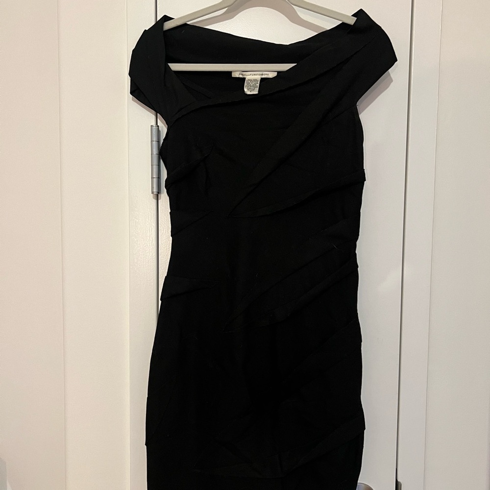 VINTAGE 00s DVF dress